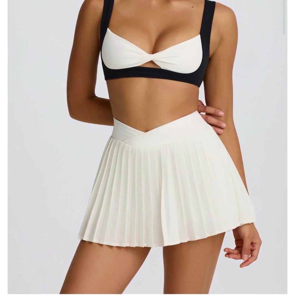Bo + Tee Soft Active Crossover Pleated Mini Skort – Ivory – Size XS – NWT